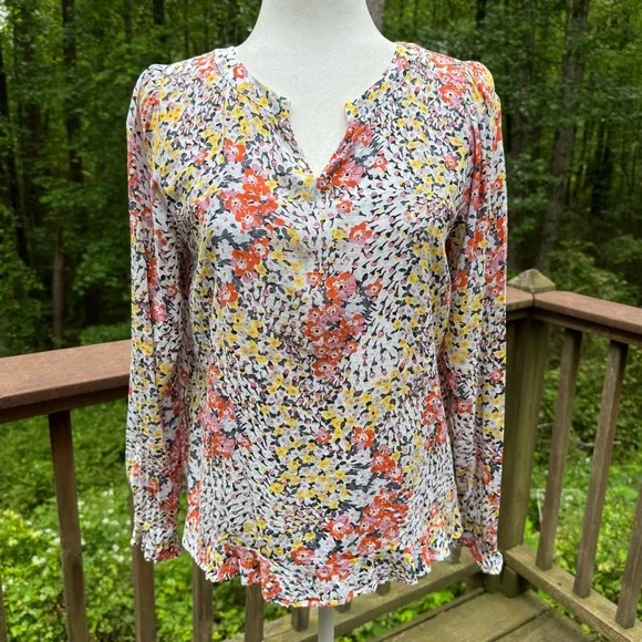 LOFT Petite Floral Split-Neck Blouse Ruffle Hem Long Sleeve Small SP - Picture 3 of 15